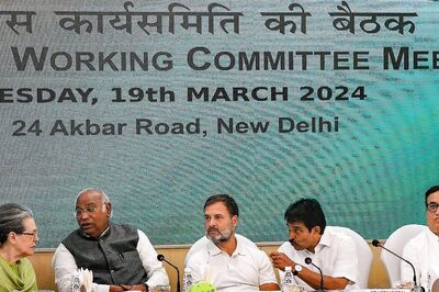 CWC Discusses LS Polls Manifesto; Congress Says it is 'Nyay Patra' as Country is Seeking Change