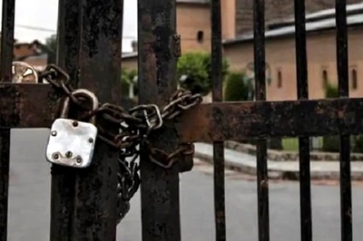 Congregational Friday Prayers Offered in Srinagar's Jamia Masjid After Four Months