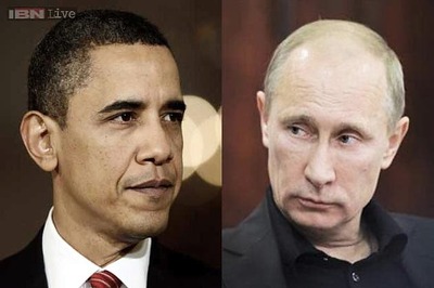 Barack Obama warns Vladimir Putin of more sanctions over Ukraine crisis