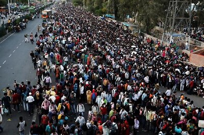 ‘My Kids are Hungry, You Think Covid-19 is What I Fear?' Thousands of Migrant Workers Flee Amid Lockdown