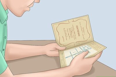 How to Dress for a Cocktail Party