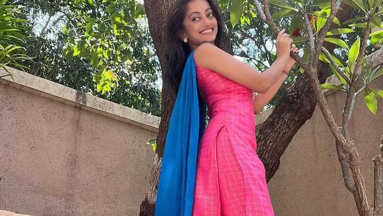 Actress Manasi Naik Looks Stunning In Pink Suit And Blue Dupatta, See Pics