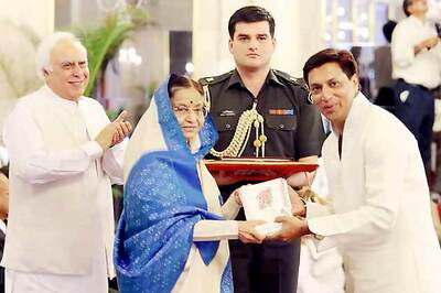 Madhur Bhandarkar honoured for promoting Hindi