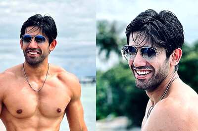Varun Sood Drops A Thirst Trap As He Flaunts Washboard Abs On Beach Vacay; See His Hot Pics